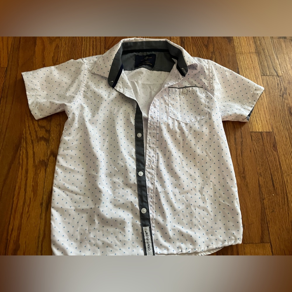 Boys short sleeve collar shirt size 6